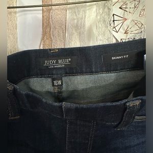 #17 Judy Blue 16w Skinny Fit - Elastic Waist Like New SUPER CUTE